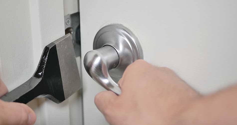 Home security door locks are a top priority, so you need to choose locks that you known you can rely upon for their strength, and durability.