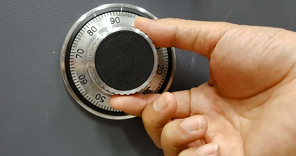 combination safe lock maintenance