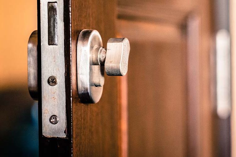 Deadbolt locks: Looking for a reliable deadbolt? The following tips will help narrow your search for the proper one.