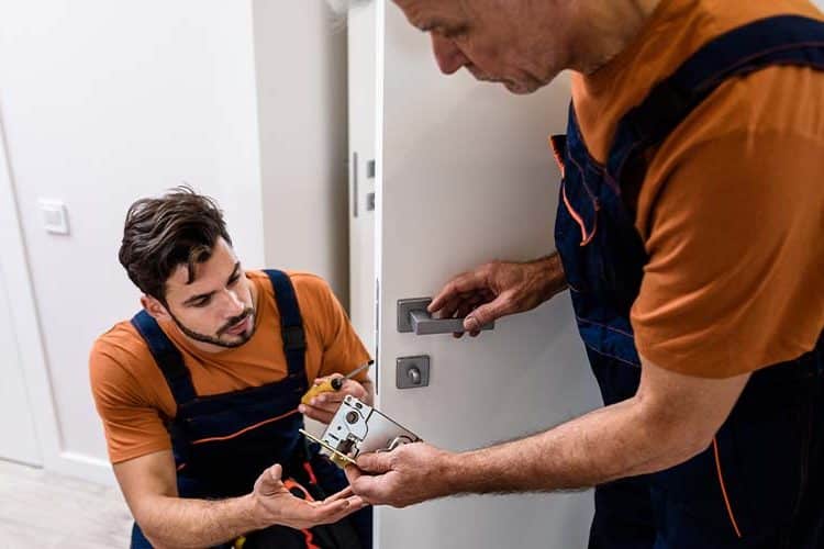 Locksmith or handyman - who is the best to hire when you want to secure your home?