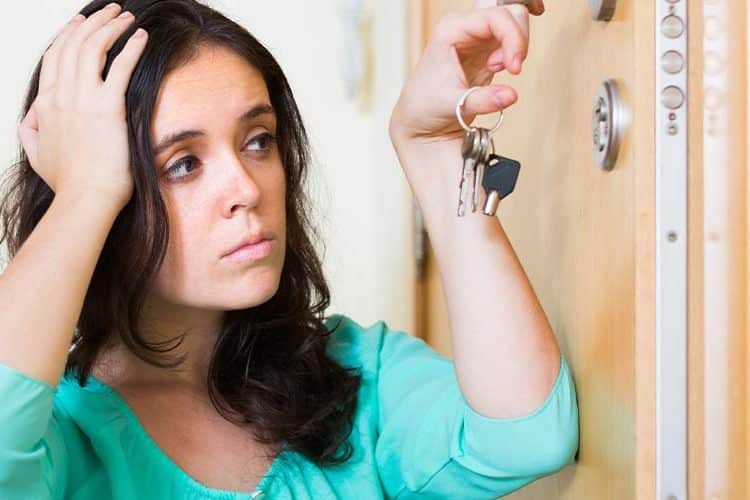 Here are the top 4 common problems with door lock you might encounter and how you can solve them.